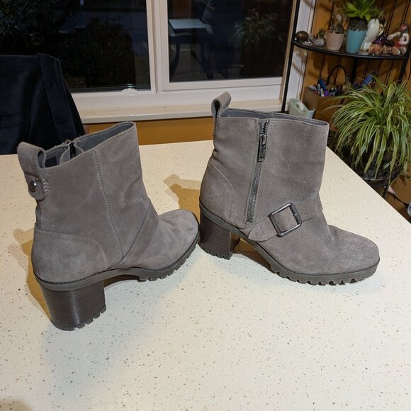 UGG Suede Ankle Boots Grey Size 9 - Picture 3 of 11